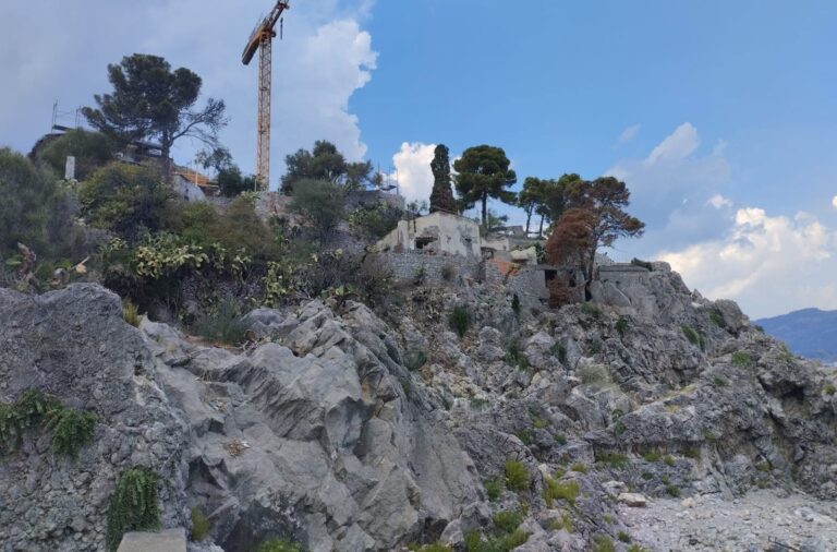 Taormina, Serapide: “All’oasi Le Rocce rasa al suolo la flora tipica mediterranea”