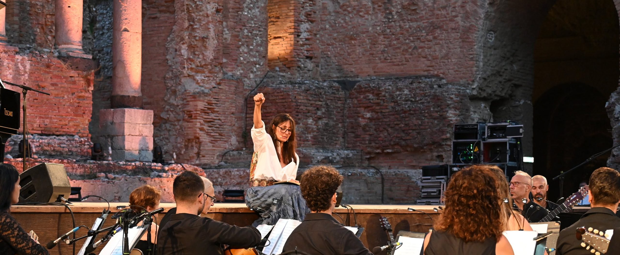 Alba emozionante a Taormina: applausi per "Svegliare il giorno" al Teatro Antico 1 alba 02 scaled