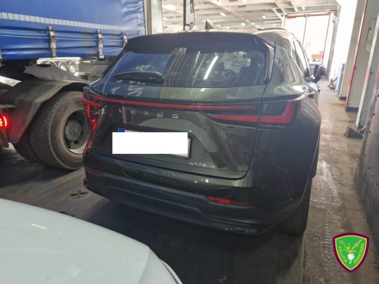 Auto di lusso clonate e destinate al mercato nero in Tunisia, sequestri a Palermo