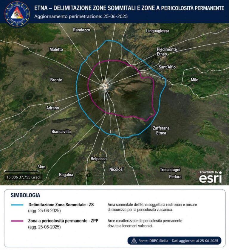 Etna, Protezione Civile ad escursionisti: “Attenzione alle zone pericolose”