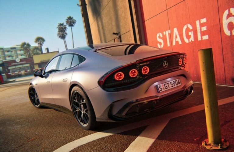 Nuova Mercedes-Amg GT 53 Coupè 4, autonomia fino a 800 chilometri
