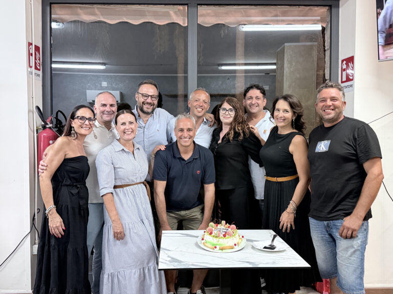 Taormina, dopo 30 anni si ritrova la classe del Liceo Classico Suore Francescane: “Non ci siamo mai persi”