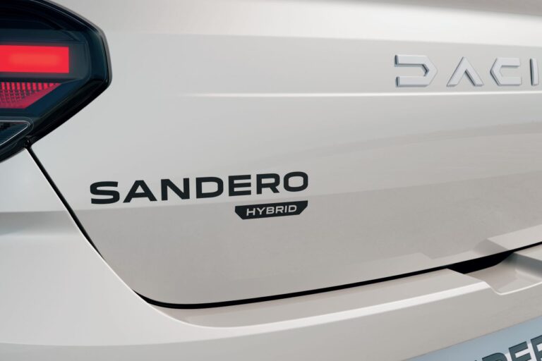 Dacia ha aperto gli ordini per Sandero Streetway Full Hybrid 155