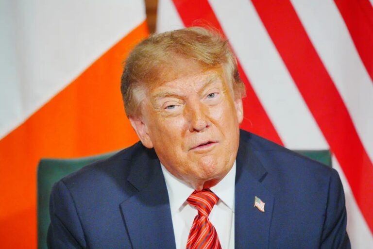 Trump a Dublino: “Mi piacerebbe vedere l’Irlanda unificata”. E sull’Iran: “La guerra finirà molto presto”
