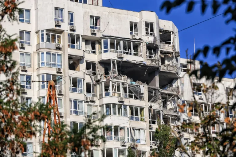 Attacchi incrociati tra Russia e Ucraina: raid di Mosca su Odessa, Kiev colpisce con droni due città russe