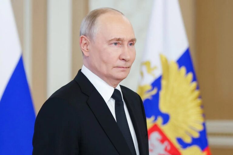 Putin ordina lo stop agli attacchi sull’Ucraina per tre giorni