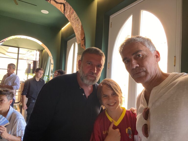 Vincent Candela a Taormina con Totti: l’abbraccio dei fan per l’ex campione della Roma