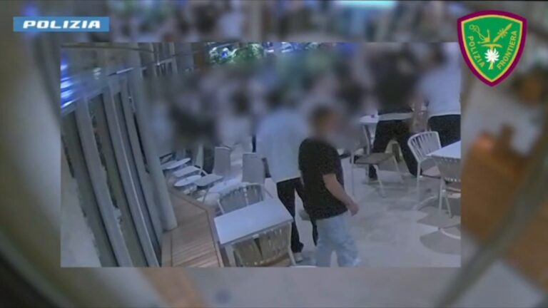 Rissa su nave da crociera tra Napoli e Palermo Rissa su nave da crociera tra Napoli e Palermo