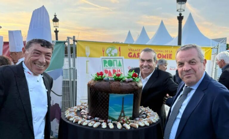 Fiasconaro porta la Sicilia a Parigi, un panettone da 10 kg celebra l’amicizia gastronomica tra Italia e Francia