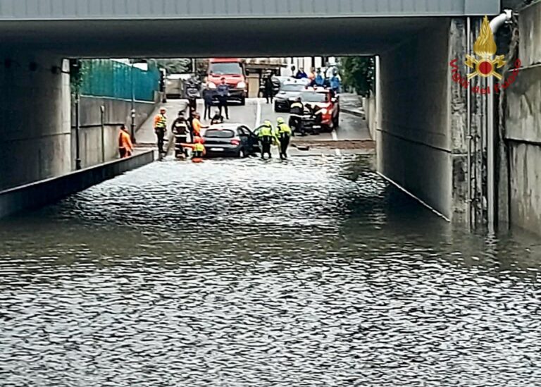 Maltempo al Centro-Nord, donna muore annegata in un sottopasso allagato in provincia di Udine