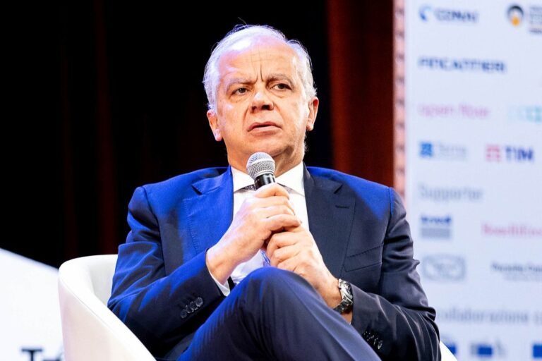Piantedosi: “Valuteremo se prorogare lo stop a Schengen con la Spagna”