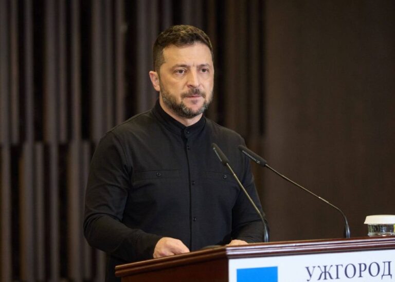 Ucraina, Zelensky apre al faccia a faccia con Putin: “Al G20 dobbiamo parlarci”